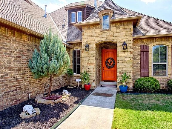 3rd image of 17405 Parkgrove Dr