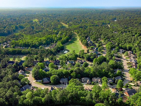 3rd image of 161 Glen Haven Cir