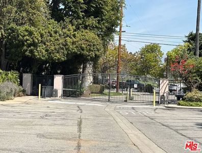 245 S Barrington Ave #D1, Los Angeles, CA, 90049