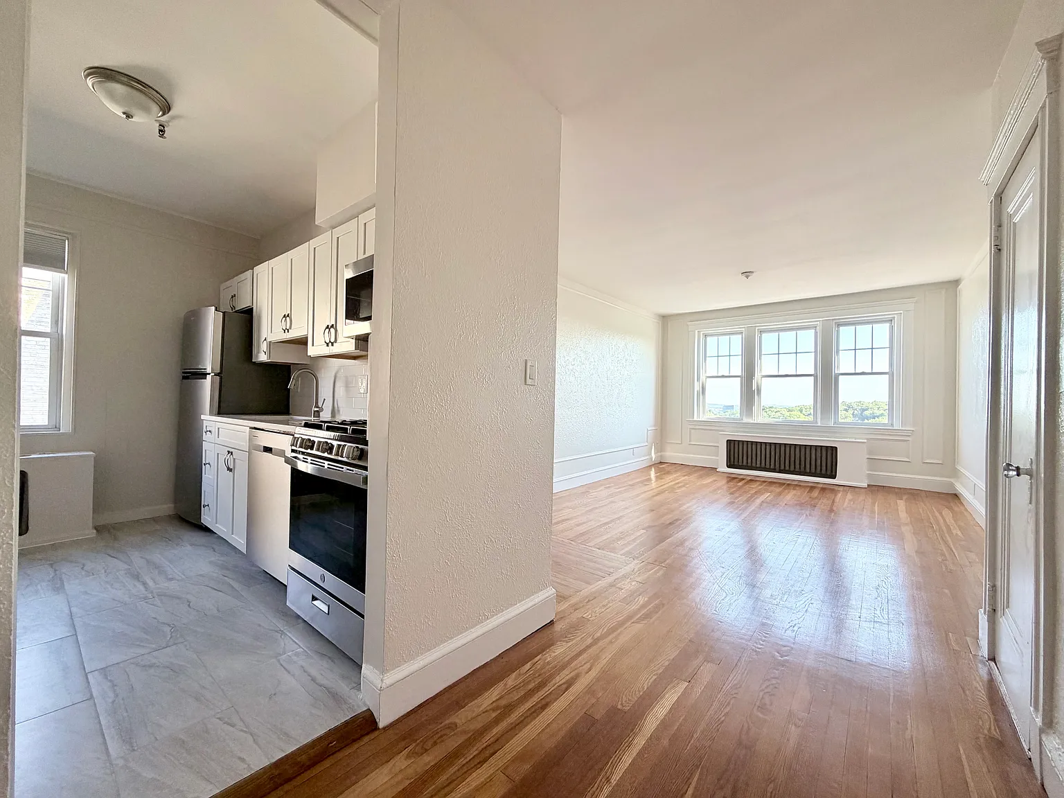 2 bed, 770 sqft, $2,900 — Photo 1