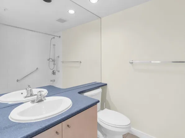 7878 Westminster Hwy, Richmond, BC V6X 4A2