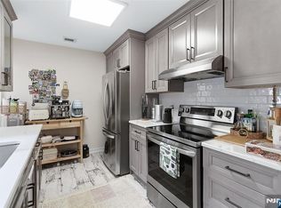 28 Garden Pl APT 163, Edgewater, NJ 07020