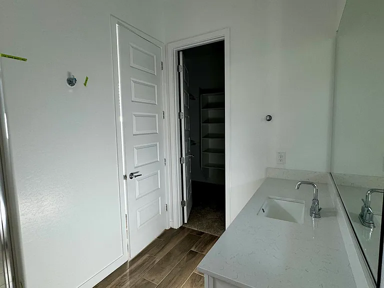 3173 W Peak View Rd — Photo 8
