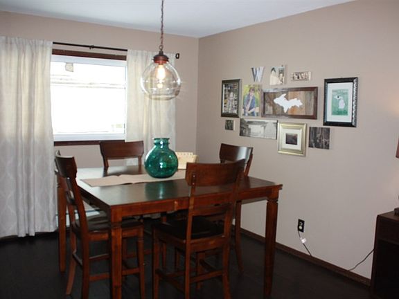 5th image of 541 Forest Park Dr