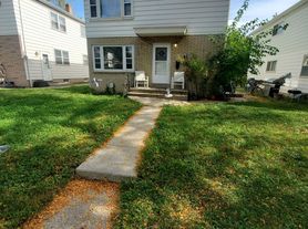 622 S 68th st Duplex, 622 Lower