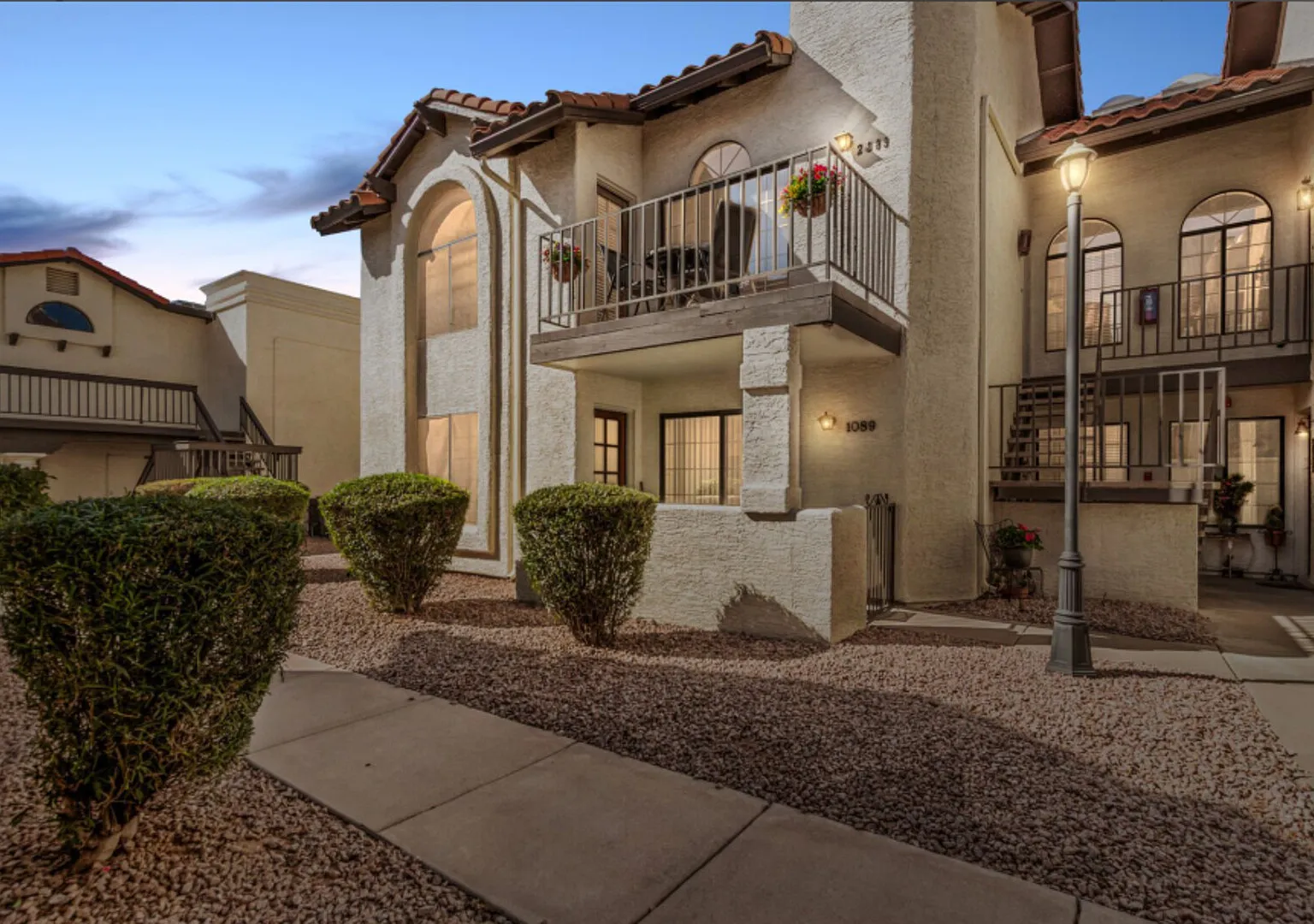 Beautiful two bedroom in quiet Scottsdale gated community — Photo 1