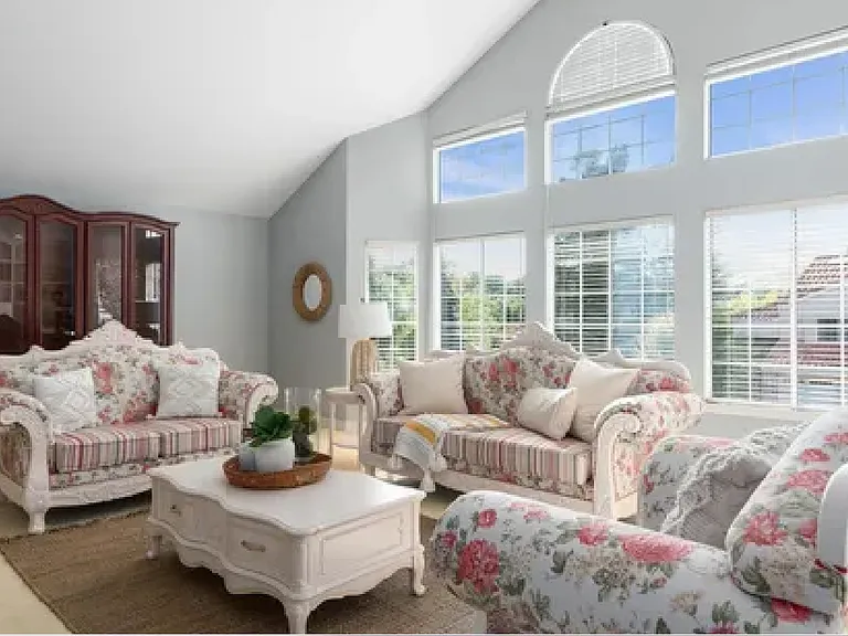 Bonus room with wet bar