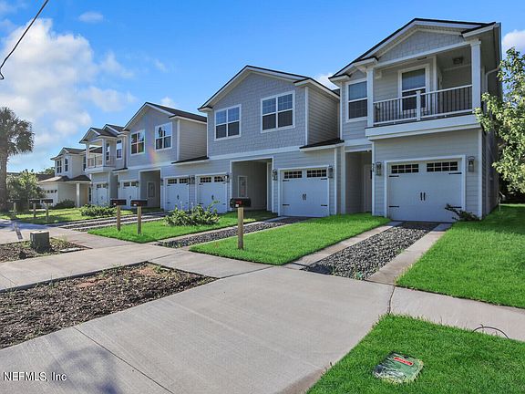 2nd image of 926 3RD Avenue S