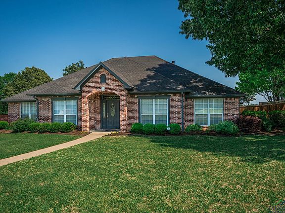 2nd image of 3312 Saint Andrews Dr