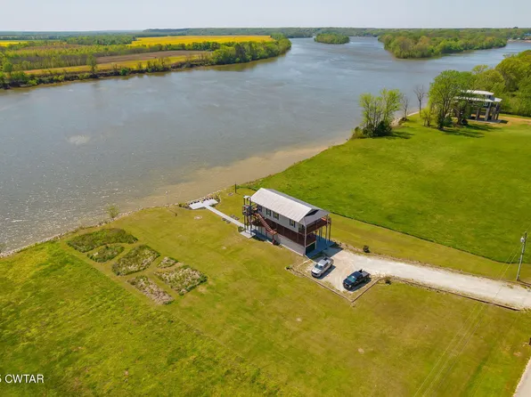 1730 Catfish Ln, Crump, TN 38327