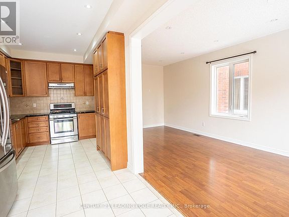 4th image of 3229 Edwyna Dr