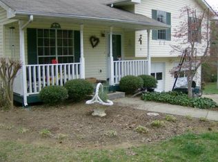 6432 River Hill Dr, Flowery Branch, GA 30542