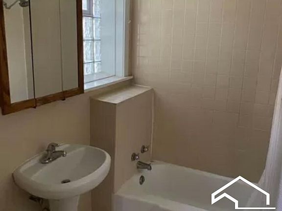 5th image of 4255 N Winchester Ave #Z5u03d6hr
