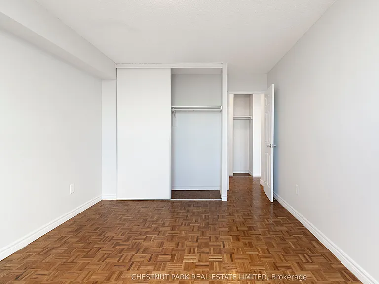 150 Lakeshore Rd W #1003 — Photo 30