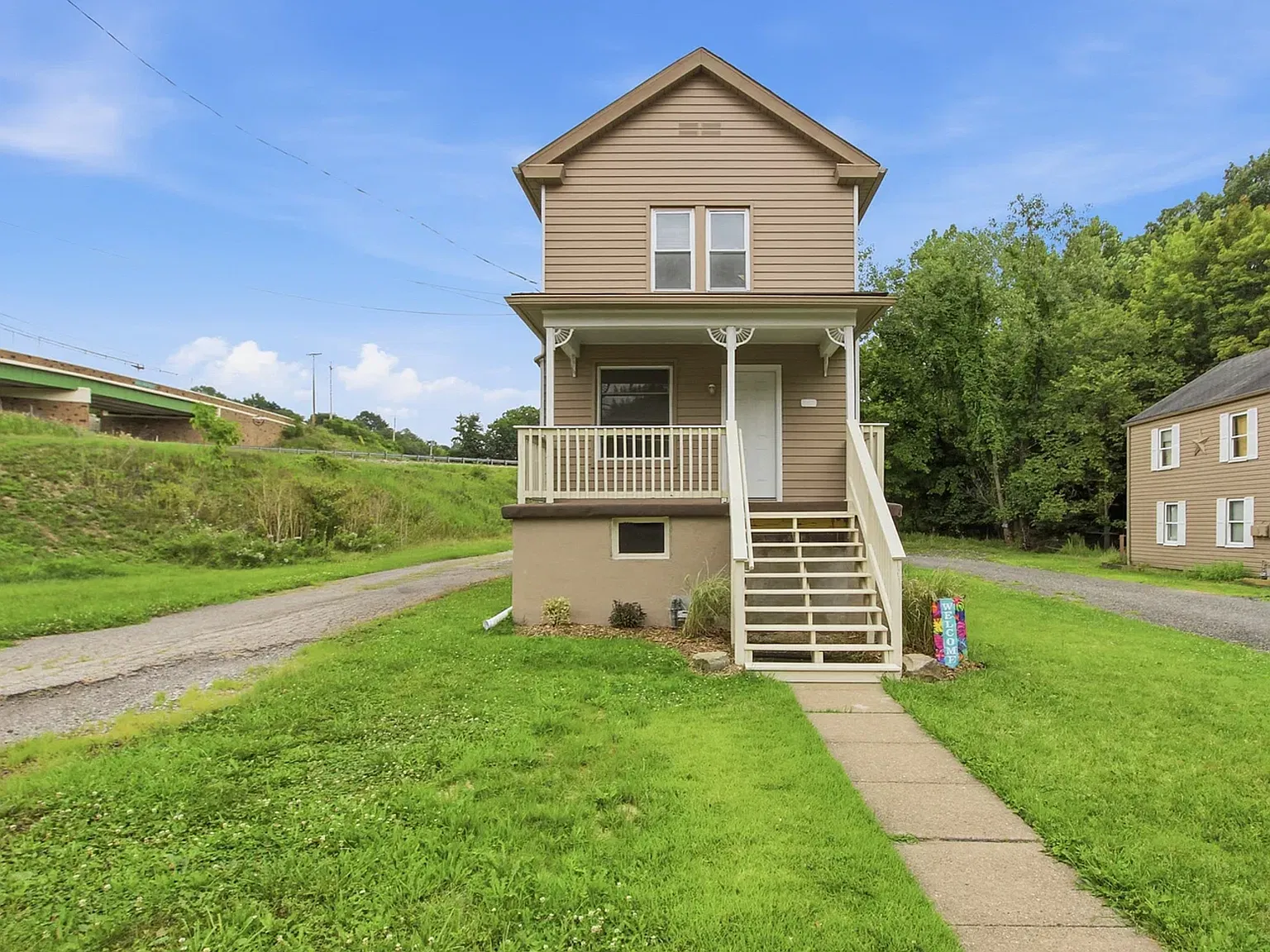 3 bed, 1088 sqft, $1,600 — Photo 1