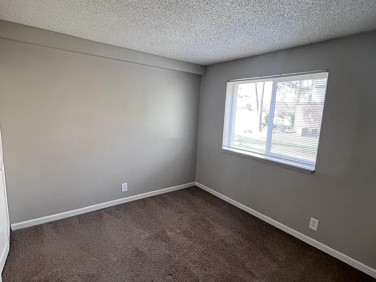 Bell Hollow Apartments — Photo 42