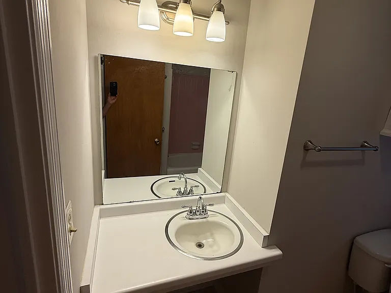 113 Midland Dr — Photo 10