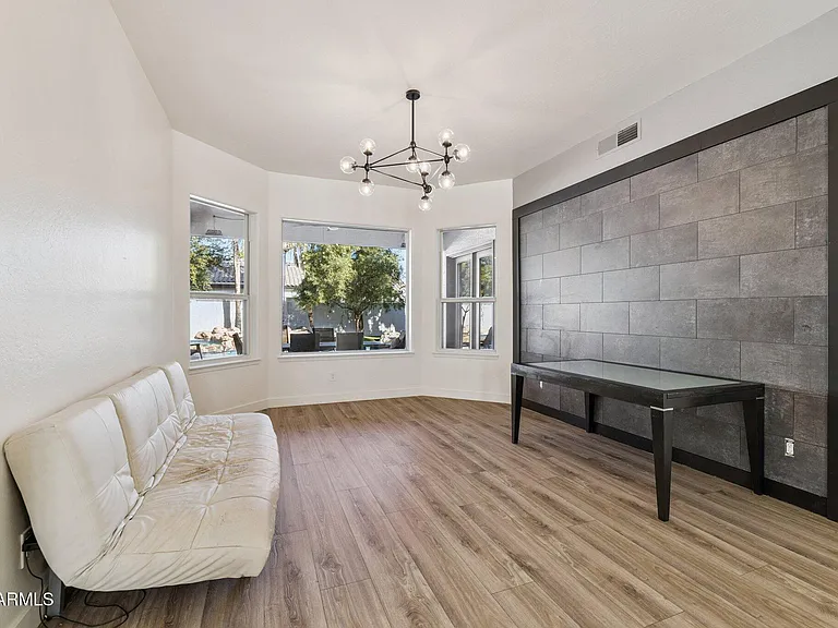 2732 E Hillery Dr — Photo 4