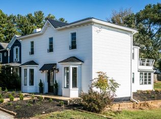 402 5th St, Shenandoah, VA 22849