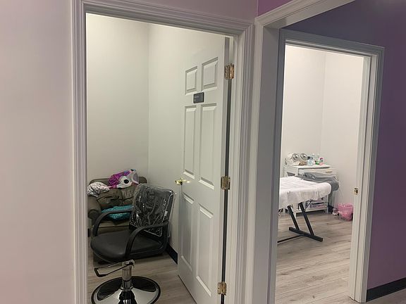 2nd image of 121 N Scottswood Blvd #2