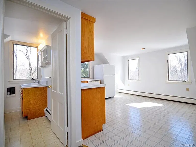 387 South St — Photo 10