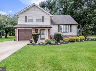 734 Ivyland Rd, Warminster, PA 18974