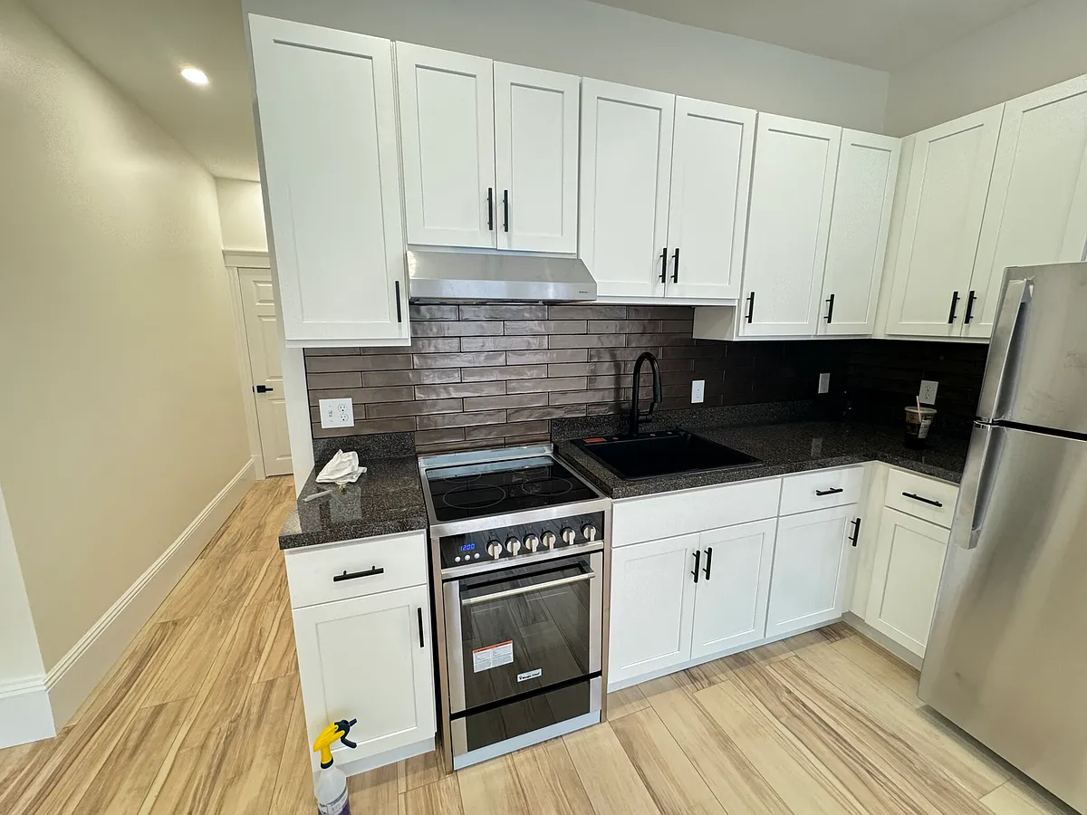 Building Photo - 883 Huntington Ave #10