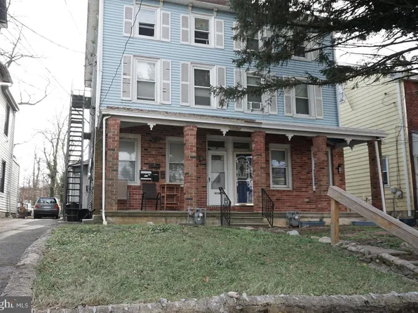 1036 Pine St, Darby, PA 19023