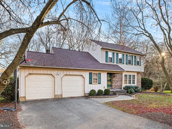 14 Quail Hollow Dr, Hockessin, DE 19707