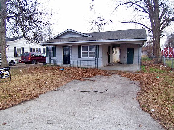3rd image of 208 Gifford St