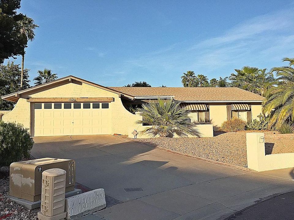 1st image of 802 E Country Gables Dr