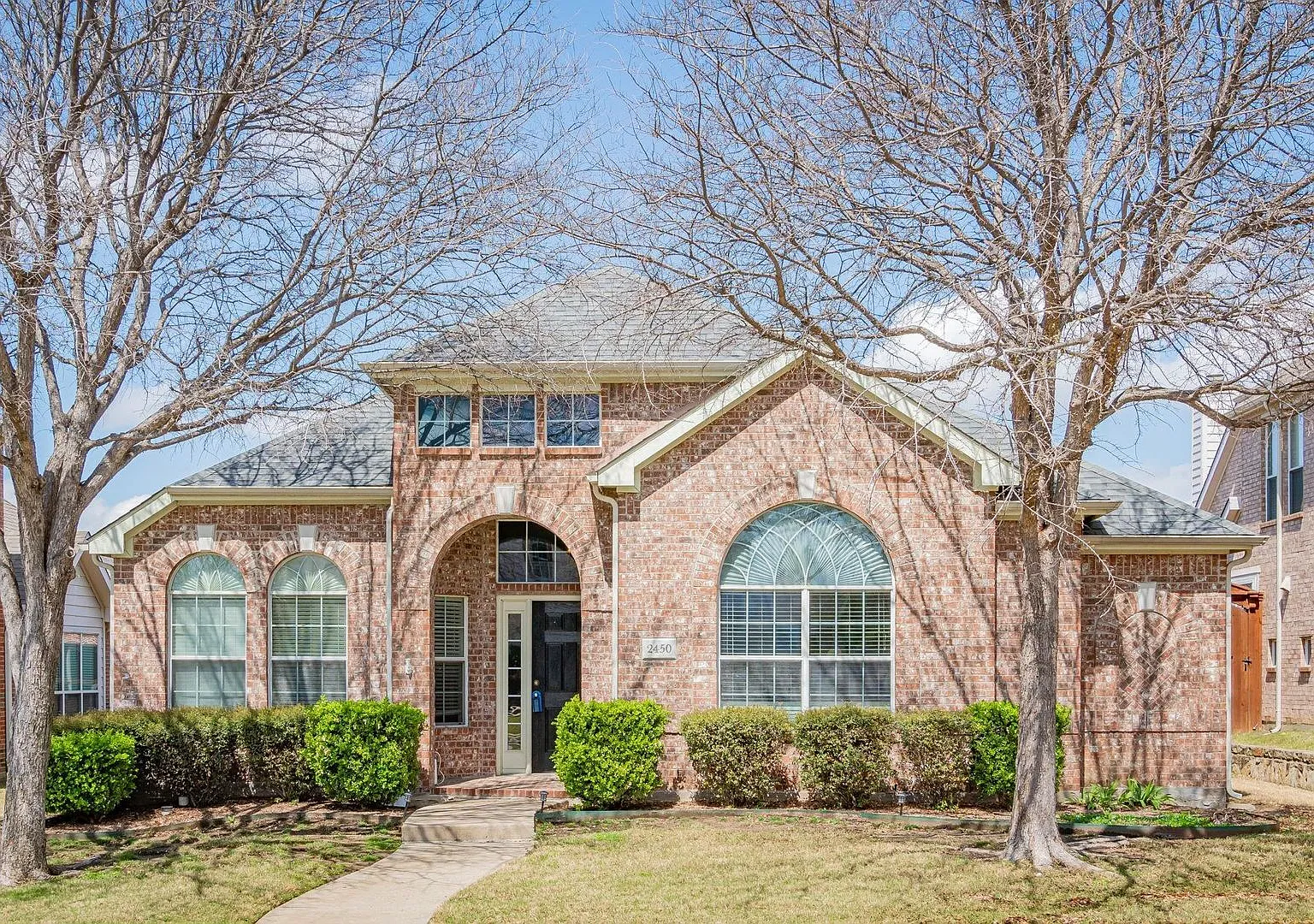 A must see Frisco home over 2200 sqft!! — Photo 4