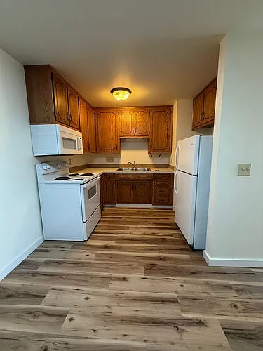 966 E Elm Dr Photo 1