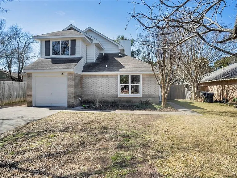 1517 Mason Creek Blvd — Photo 1