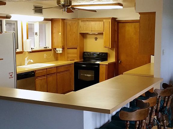 Downstairs kitchen2