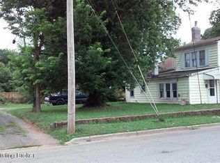 208 S 2nd St, Bardstown, KY 40004