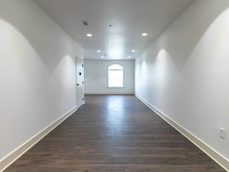 1120 Franck St — Photo 7