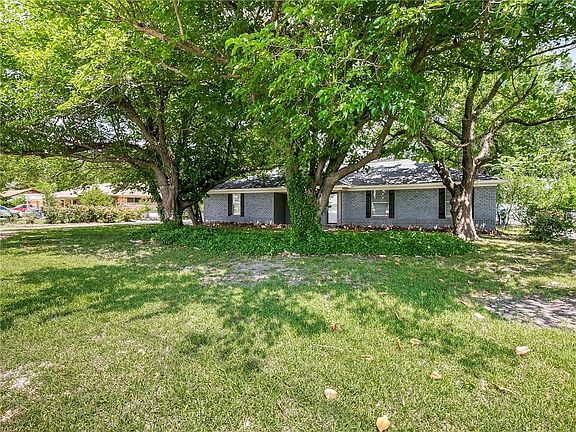 2nd image of 608 Laurence Dr