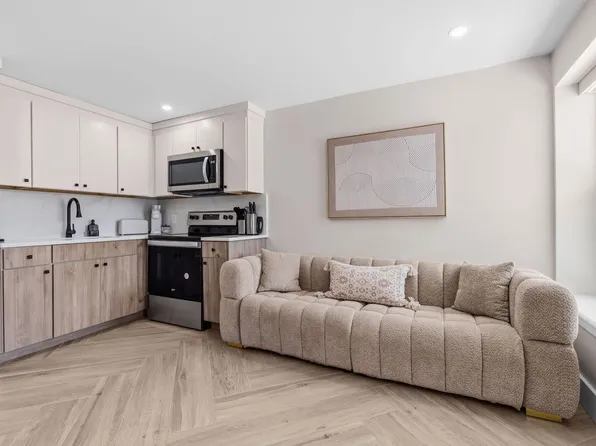 10996 Front Beach Rd, Panama City Beach, FL