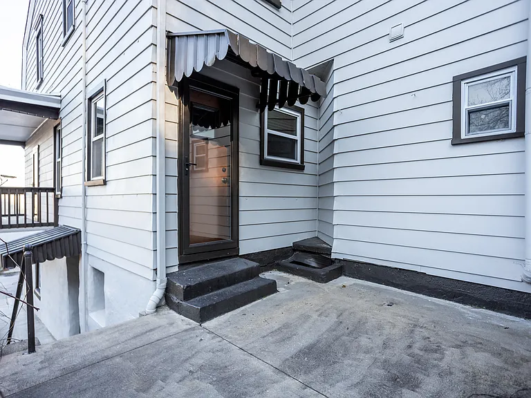 2 Gregory St — Photo 25