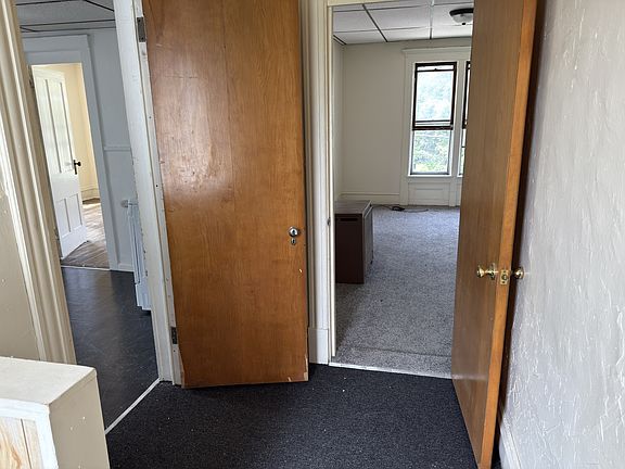 4th image of 114-116 W 8th St #17975954