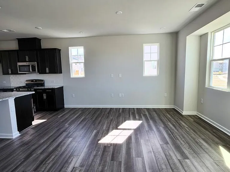 2431 Kasota Ln — Photo 28