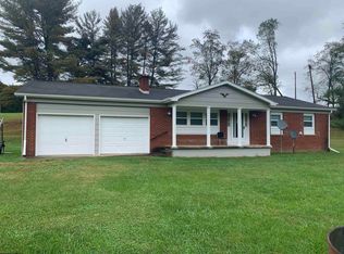 101 Nolans Run Rd, Lumberport, WV 26386