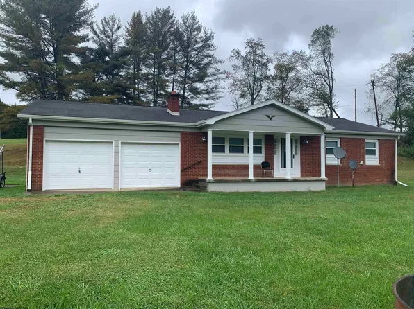 101 Nolans Run Rd, Lumberport, WV 26386