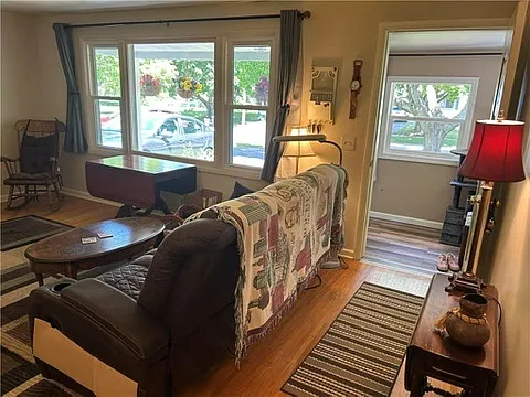 225 N Park Dr — Photo 6