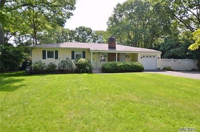 1st image of 7 Colonial Dr