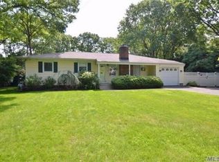 7 Colonial Dr, Smithtown, NY 11787