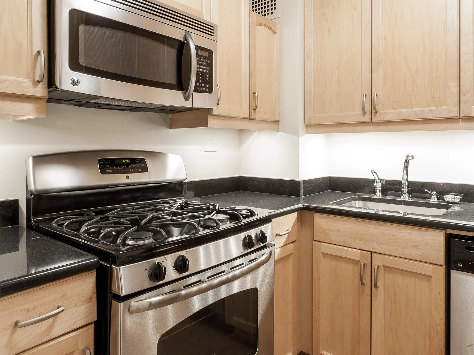 55 West 14th Street — Photo 2
