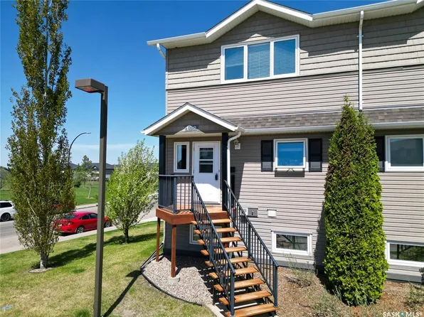 UNIT 102-1022 Hampton CIRCLE, Saskatoon, SK S7R 0K3