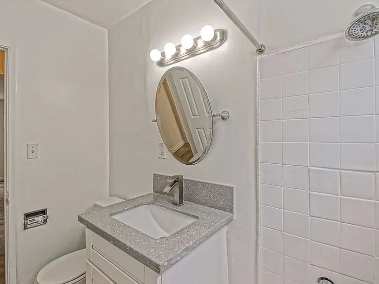 3655 Midvale Ave — Photo 17